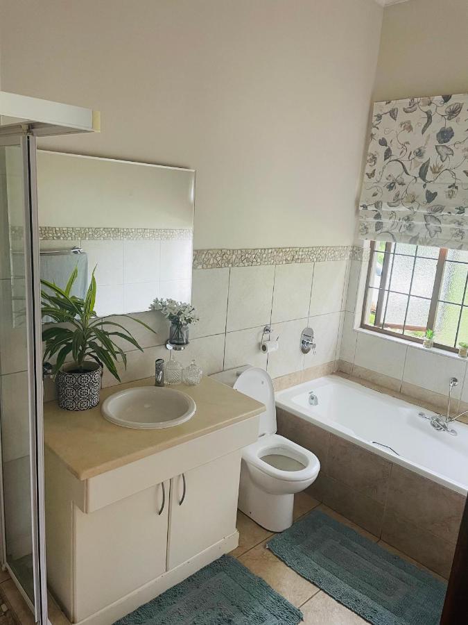 Porterfield Guest House, Champagne Valley Esterno foto